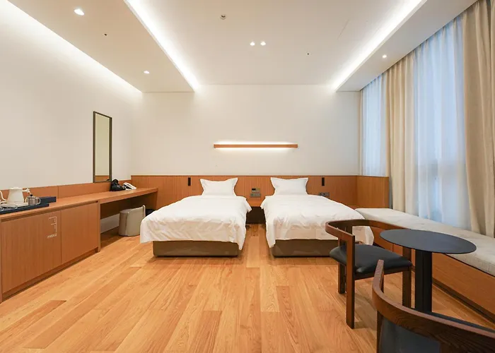 Ground27 Hotel *