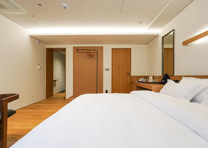 Hotel Ground27 *